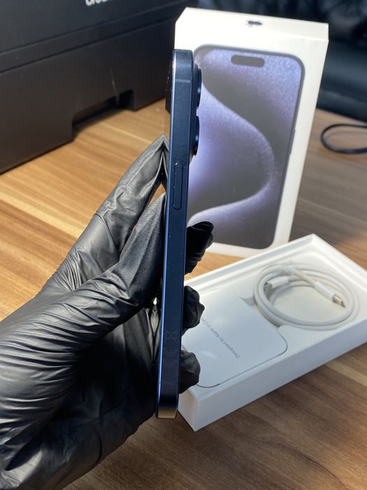 iPhone 15 Pro• 128 GB • Blue Titanium