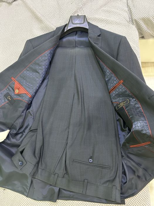 Мъжки костюм CARDUUCI