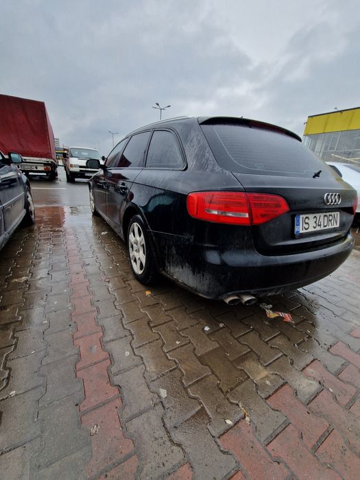 Vând Audi A4 2010