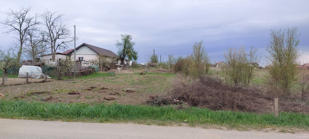 Vand teren intravilan Teius