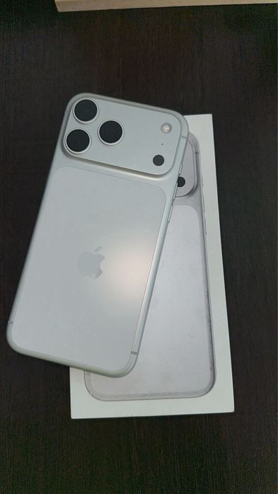 iPhone 17 pro max