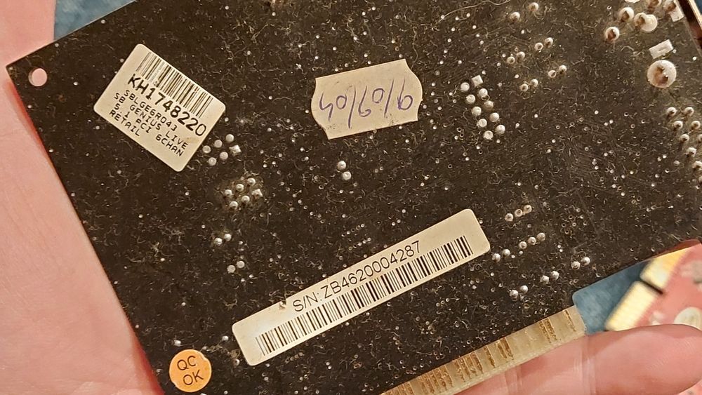 Placa video ATI Radeon + Placa sunet 5.1 Genius SBLGE6R043 SB LIVE PCI