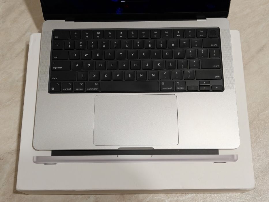 MacBook Pro 14 M4PRO 24/512 20 циклов