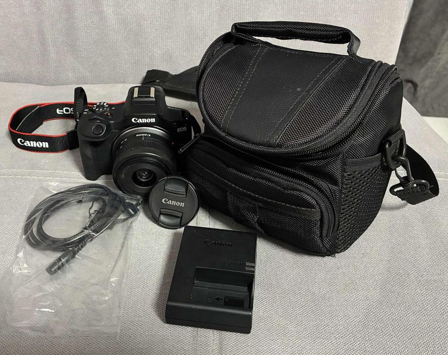 Canon EOS R100 + обектив Canon RF-S 18-45mm