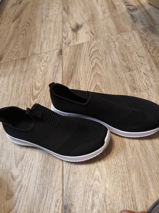 Adidași bărbați pentru alergare – negru/alb – mărimea 44 EU – noi