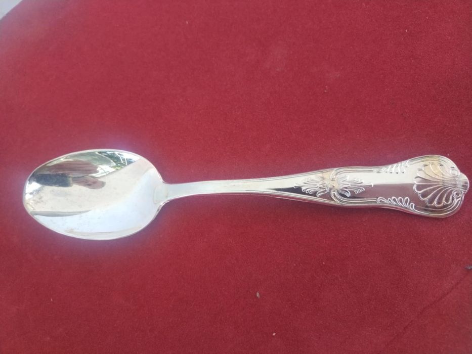 Италиански посребрени прибори за хранене 51 броя 
Комплекта е в кутия