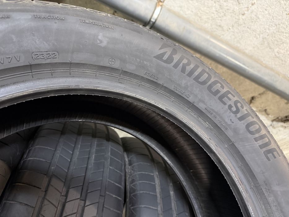 235/55/19 Bridgestone 4бр дот22