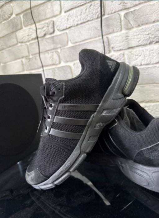 Oригинальные кроссовки Adidas