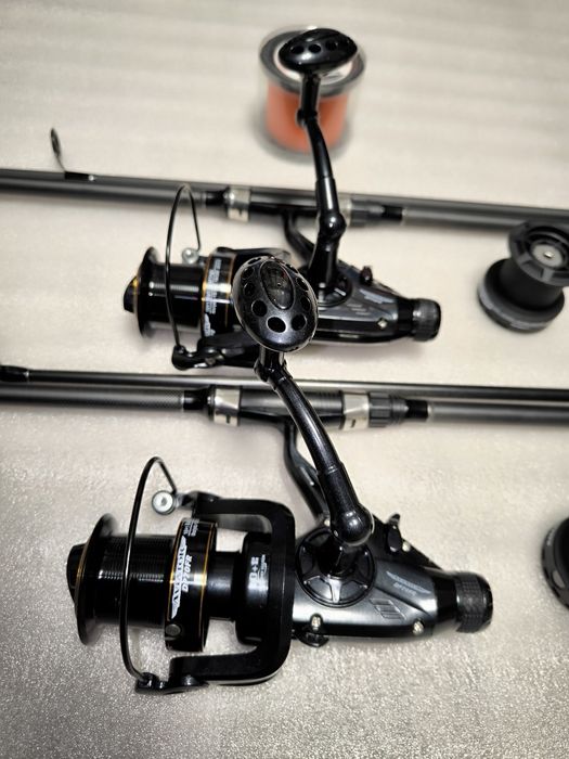 SET 2 Lansete FL LEGEND CARP 3.60 m 3.75 Lbs 2seg + 2 Mulinete DP7000
