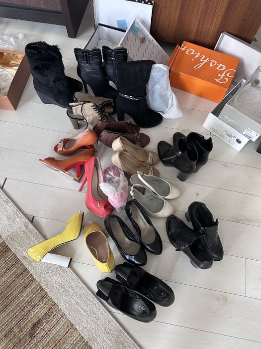 Обувь разная. 35 размер