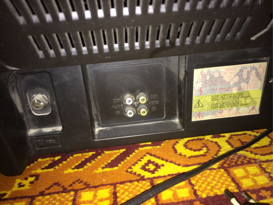 Продаю б/у телевизор LG