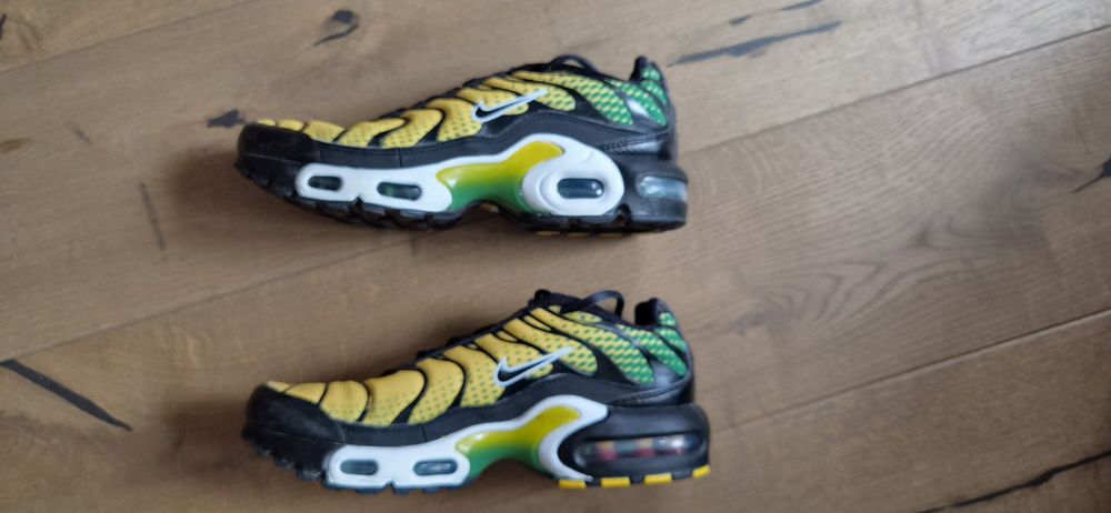 Свежи маратонки NIKE