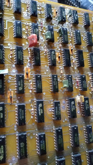 Центральный пункт радиодетали платы.