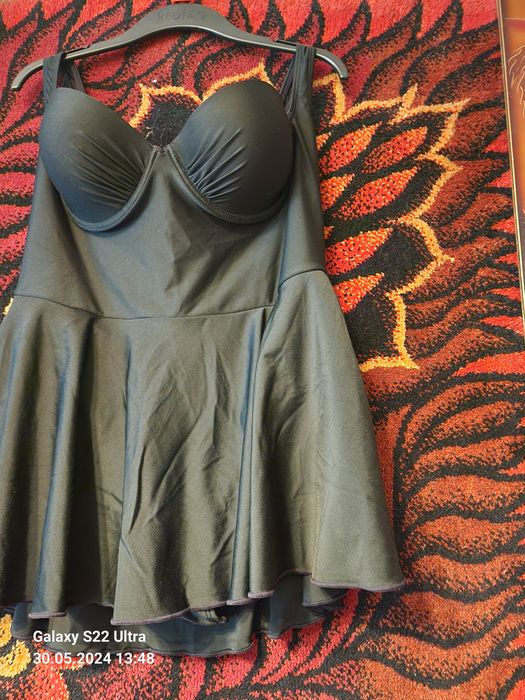 Продаётся новый стильный купальник