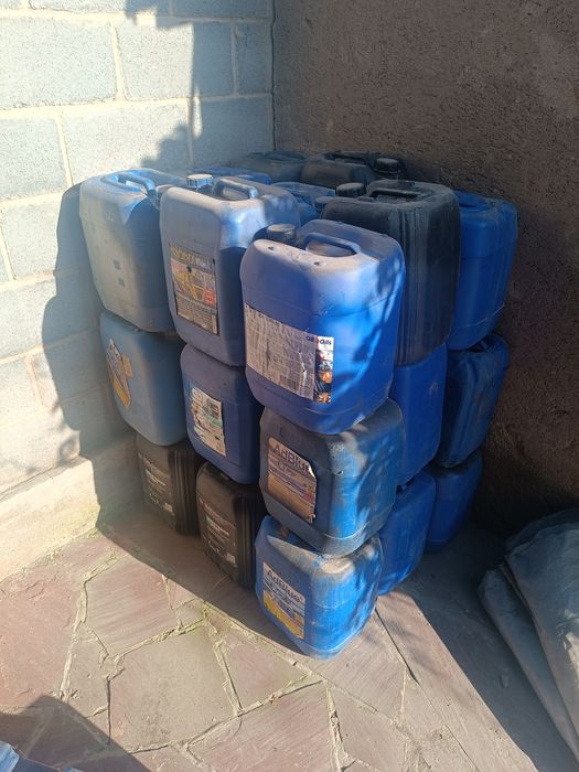 Продам канистры из под адблю