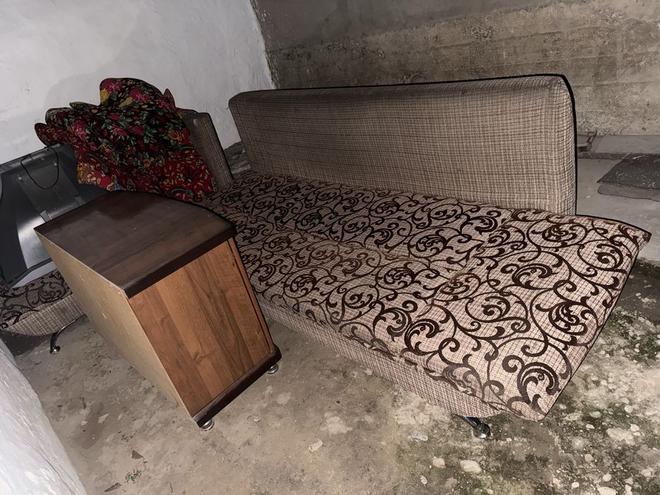 Диван срочно(можно угловой)