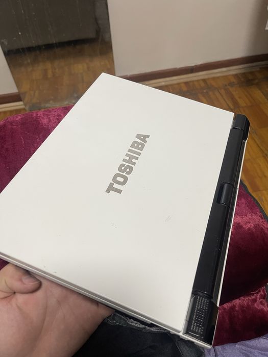 Продам ноутбук на запчасти — Toshiba Portege R400-S4831.