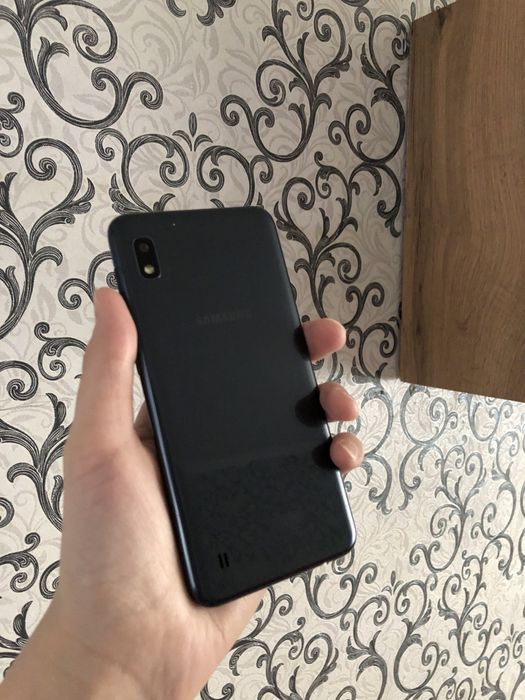 Продам Самсунг А10