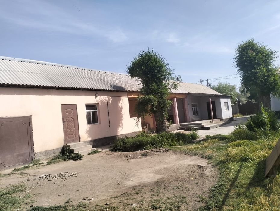 Продается частный дом с участком в 36 соток.