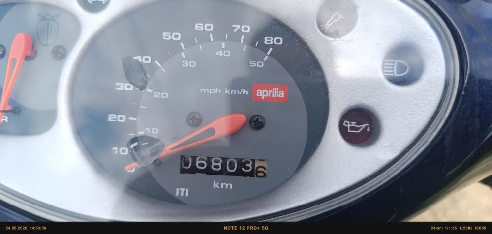 Scuter Aprilia scarabeo