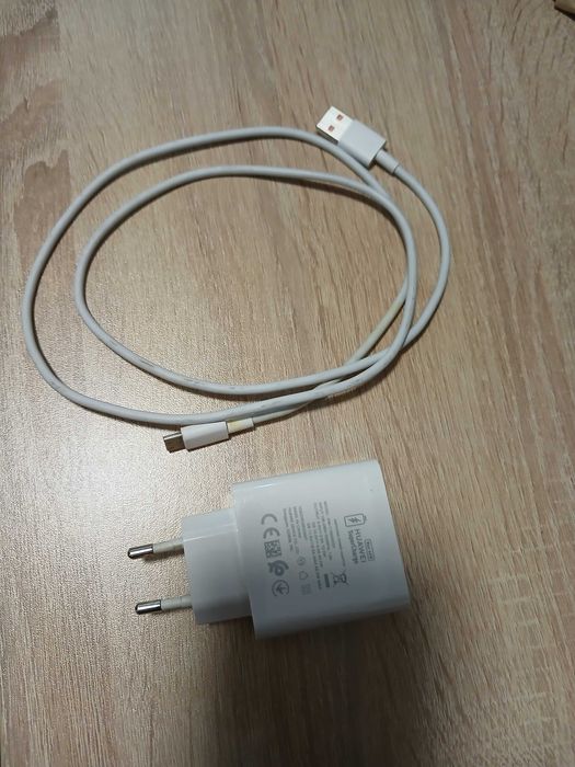 Продавам смартфон huawey nova 8i