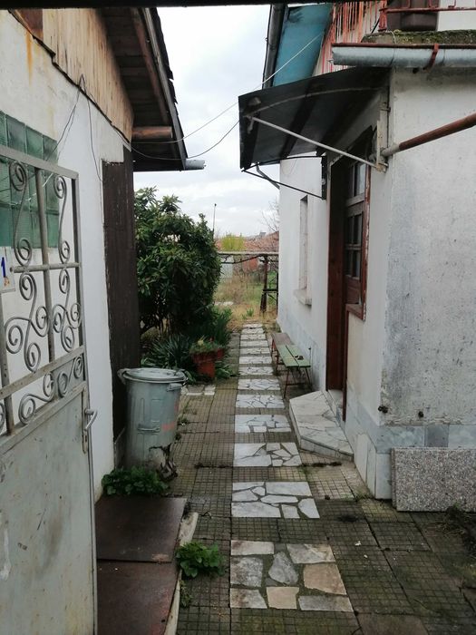 Продавам къща и земеделска земя  в с. Ново Делчево, общ. Сандански