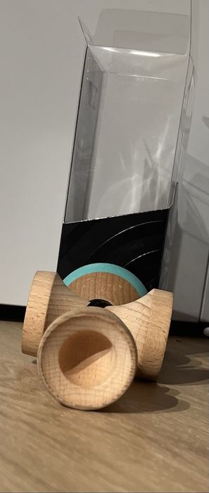 Kendama Okendama antiskid care scartaie ata lunga semnata de Xremus