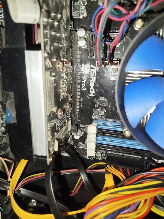 Продам кейс z97 pro 3 gt 640 2gb i5 4590 только без озу