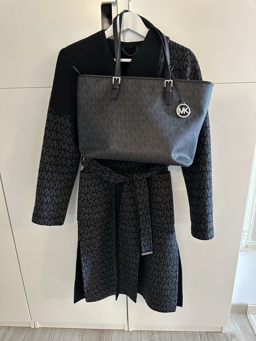 Michael kors monogram jet set travel