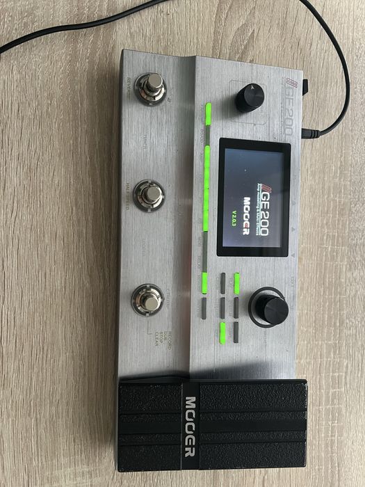 Гитарный процессор MOOER GE 200