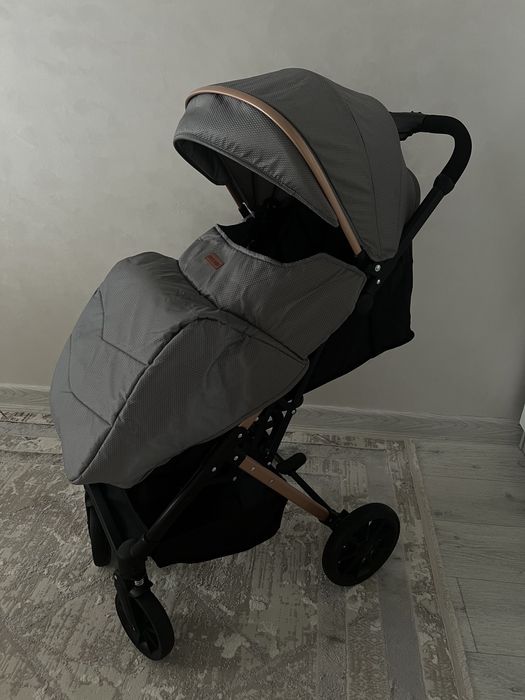 Коляска прогулочная