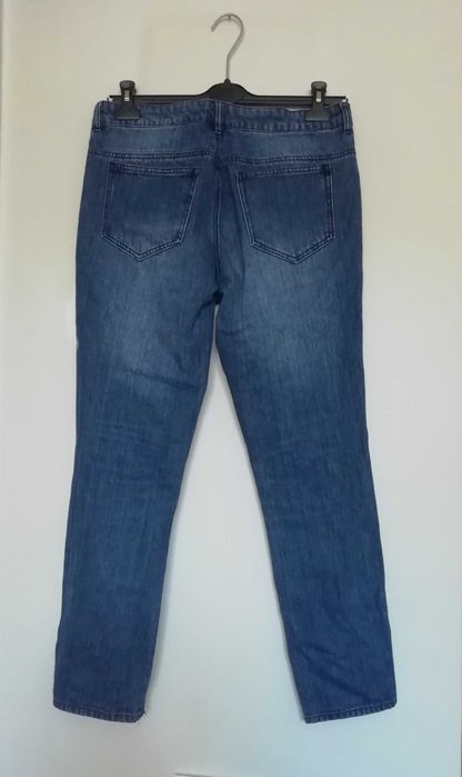 Дамски ефектни дънки размер М