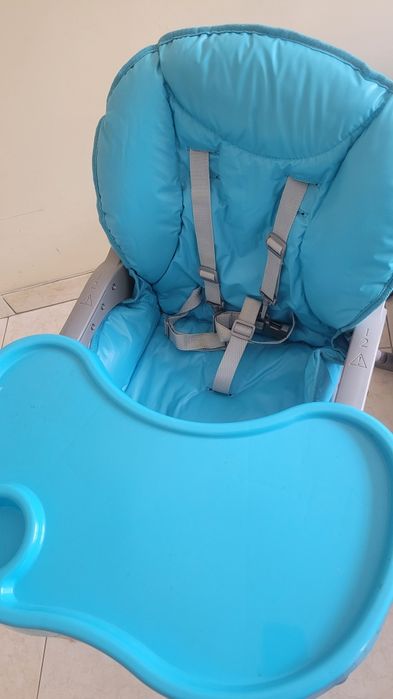 Pătuț extensibil si scaun de masa