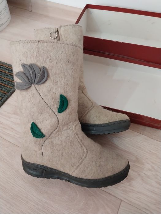 Продам зимние валенки 32 размера