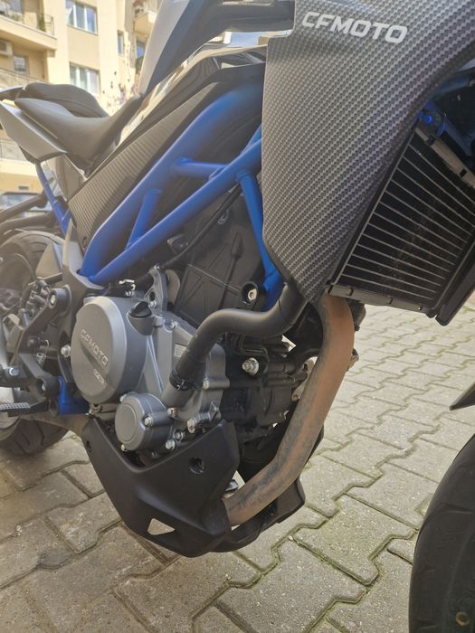CF Moto 300NK 2025