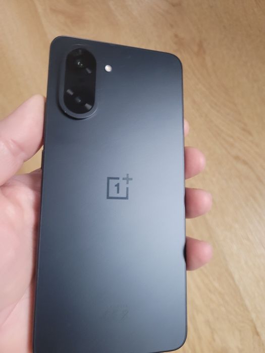 Vând  OnePlus Nord ce 5