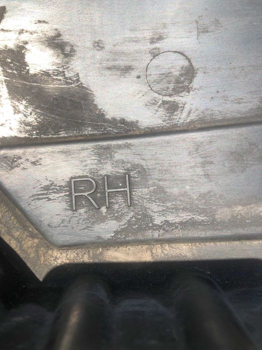 Дясна пластмасова кора под шаси Opel insignia b sport tourer z18 2018г