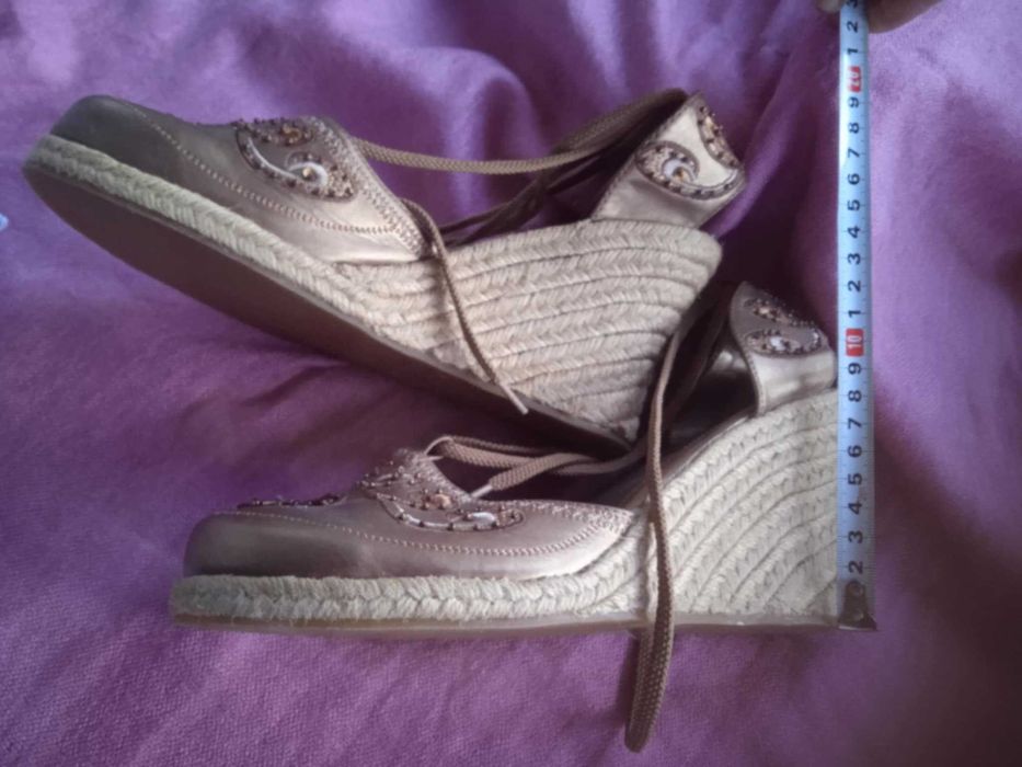 елегантни обувки