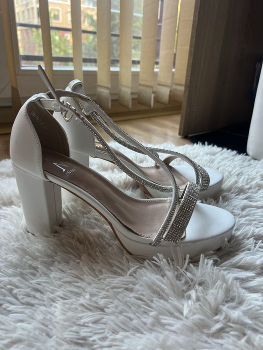 Чисто нови обувки