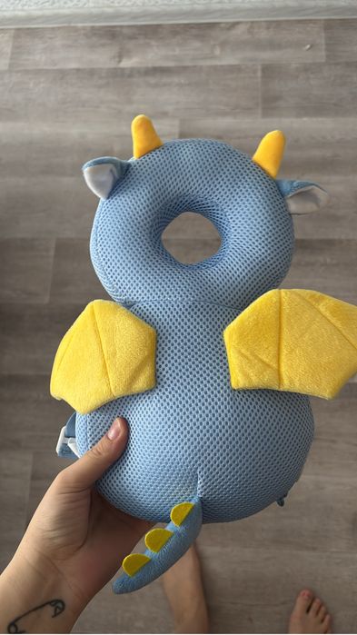 Продам мобиль в кроватку, круг для купания, фитбол, защита от падений
