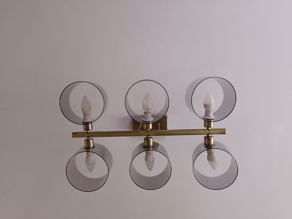 Продам люстру в хорошем состоянии