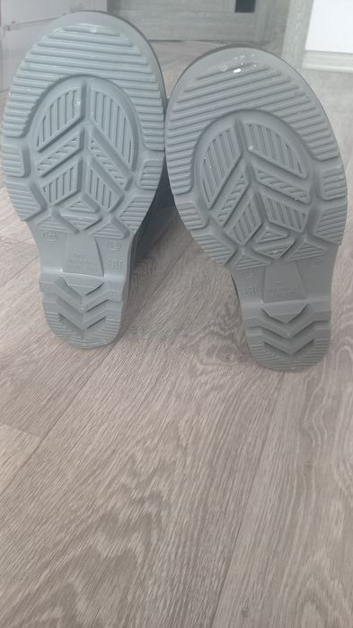 Резиновый сапог. Размер 42