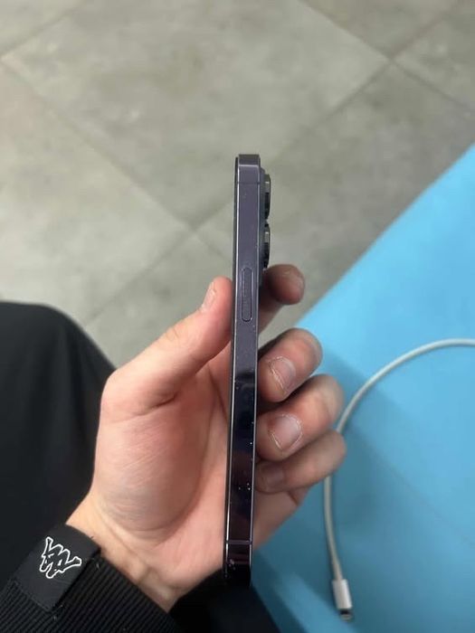 Продам айфон 14про