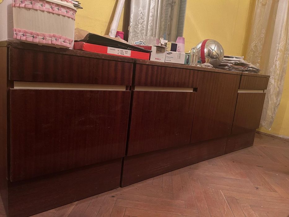 Старинна мебел секция + шкафче / бюфет отделно или в пакет