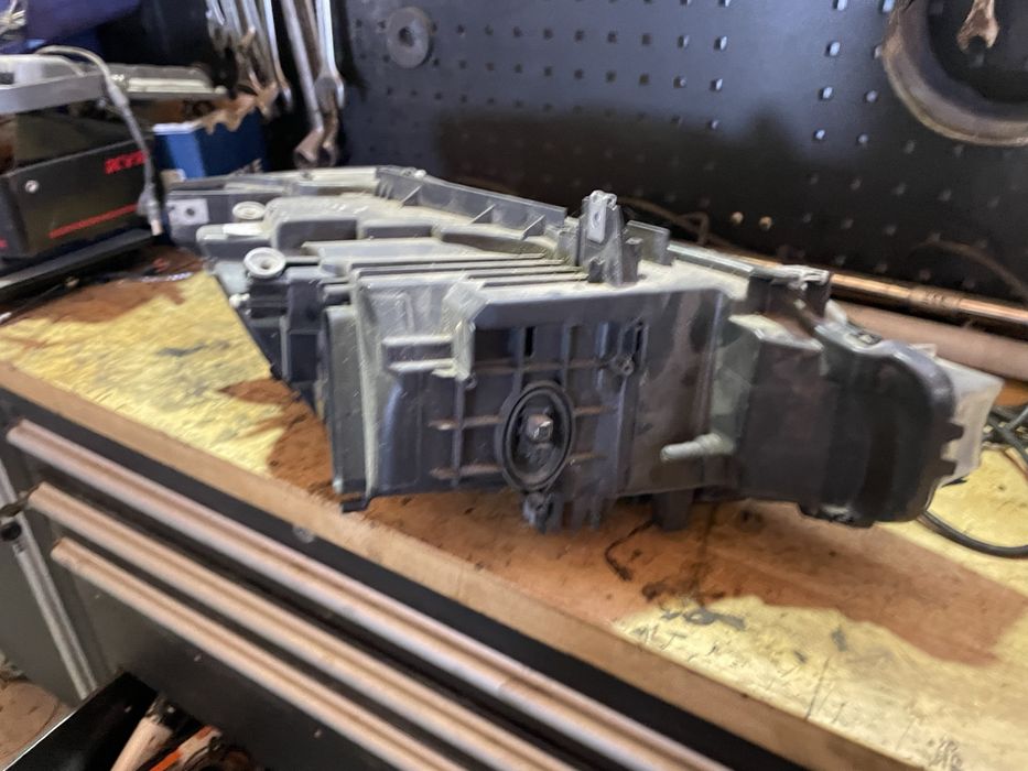 Far bmw f30 f31 stanga