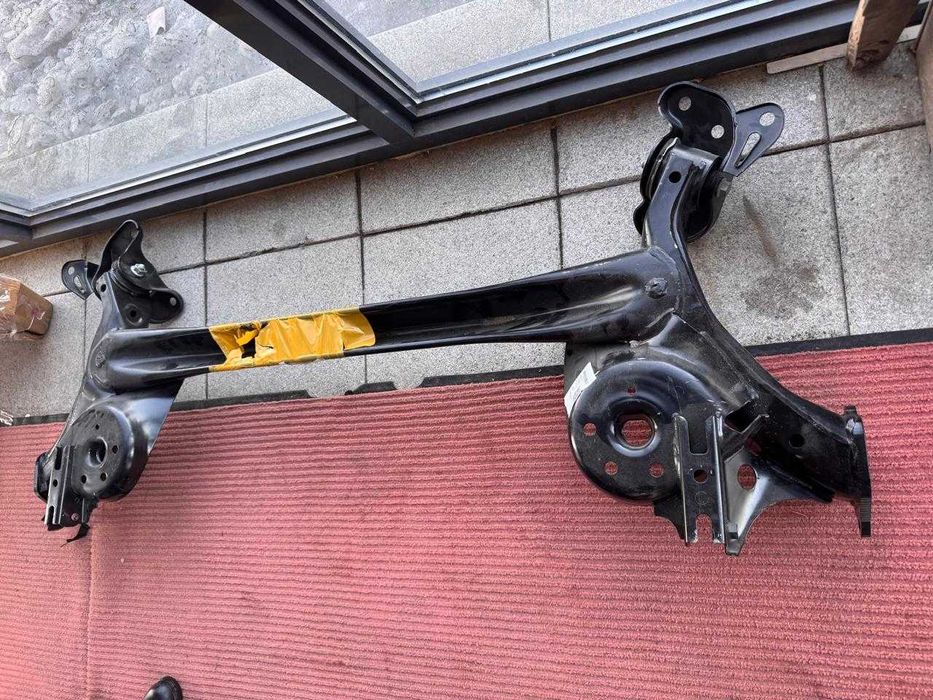 Geely Coolray балка задней подвески