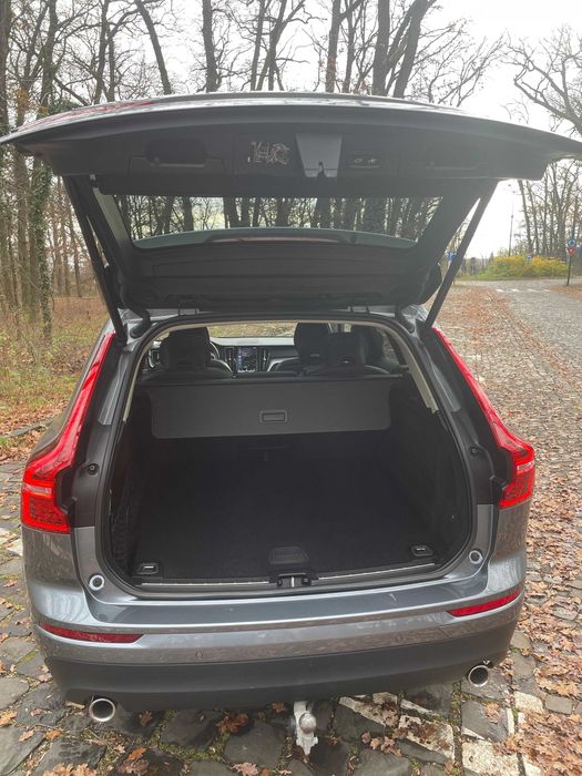 VOLVO XC60 B4 Diesel AWD, Momentum Pro Mild-Hybrid Pavilion Panoramic
