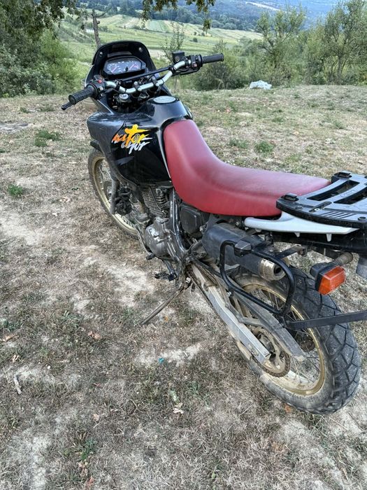 Vând Honda Dominator 650