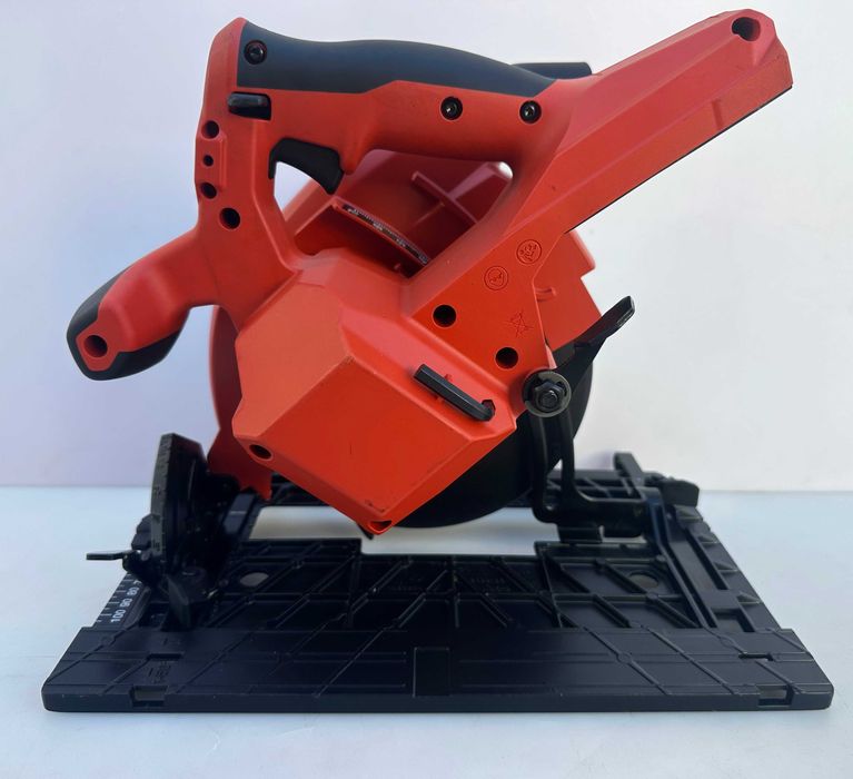 Hilti SC 30WR-22 Nuron - Безчетков ръчен циркуляр неразличим от нов!