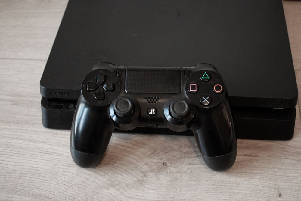 Playstation 4 Slim 1TB